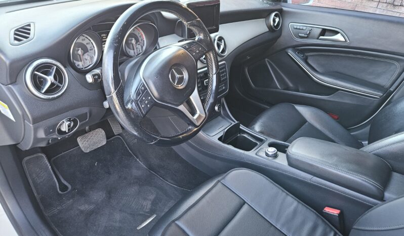 
								2014 MERCEDES BENZ CLA250 full									