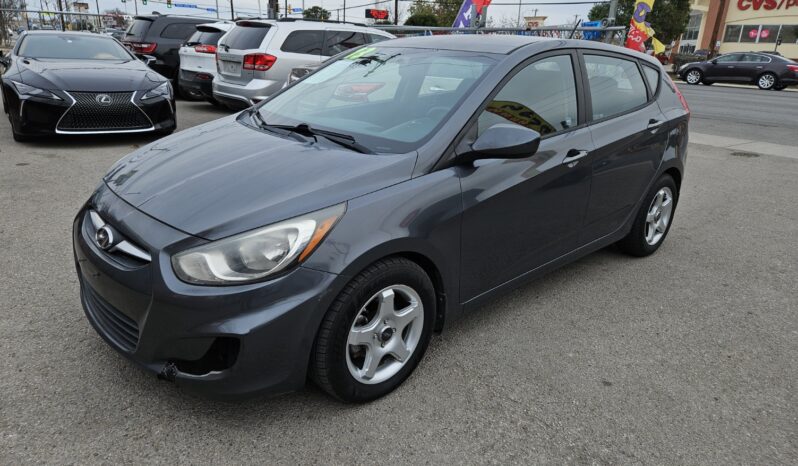 
								2013 HYUNDAI ACCENT full									