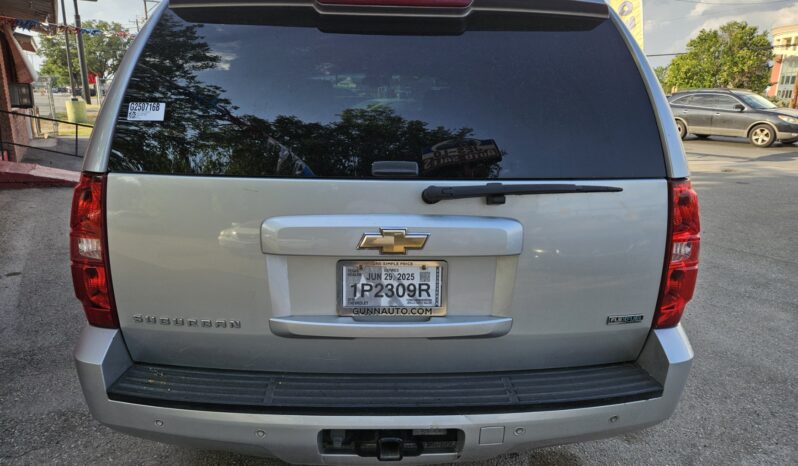
								2010 CHEVY SUBURBAN full									