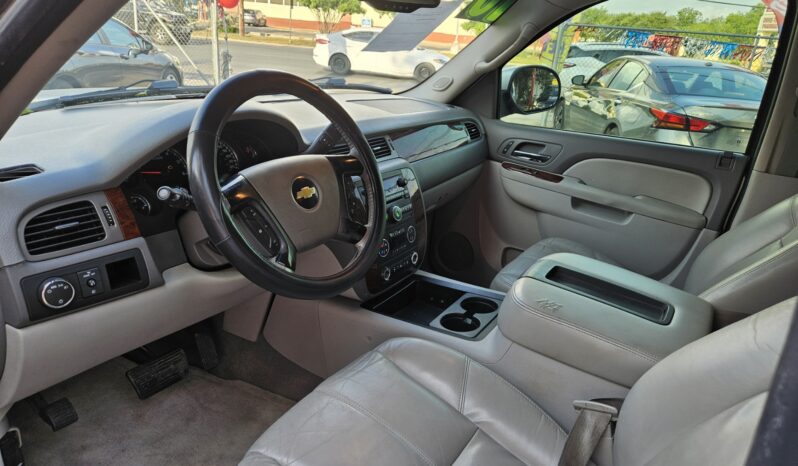 
								2010 CHEVY SUBURBAN full									