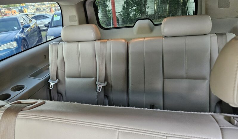 
								2010 CHEVY SUBURBAN full									