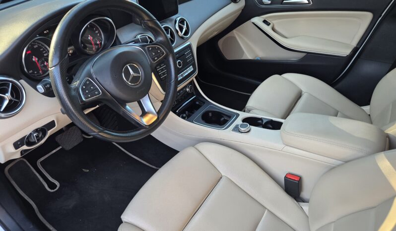 
								2018 MERCEDES GLA250 full									